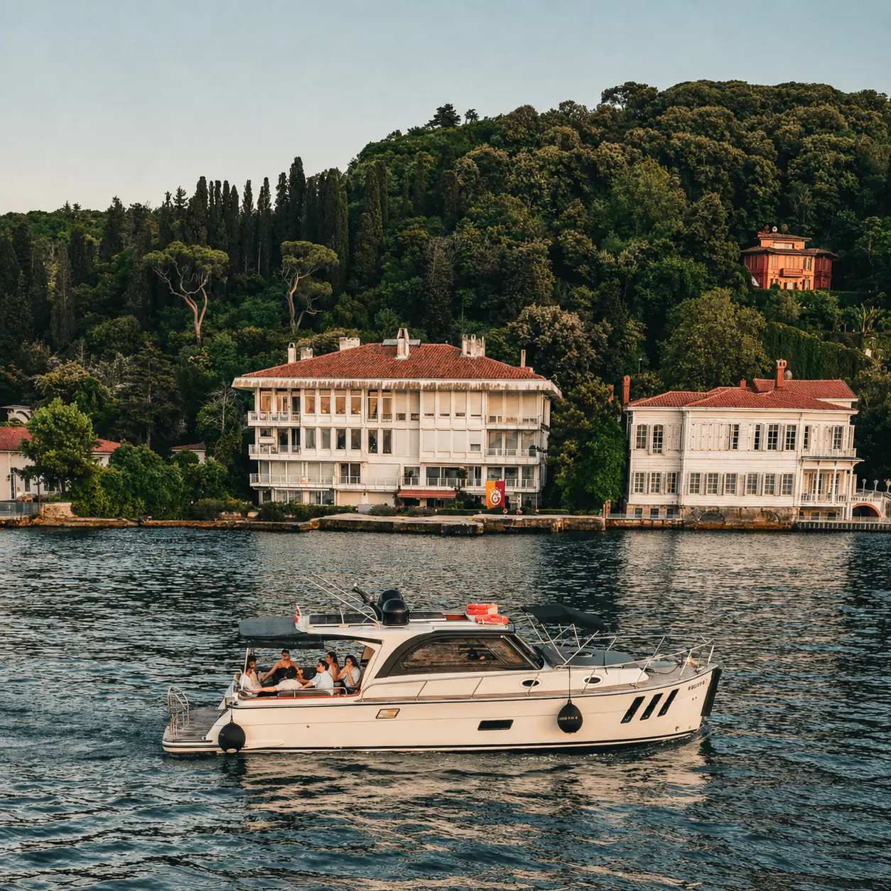 Marilyn II ile İstanbul'da özel yat turu
